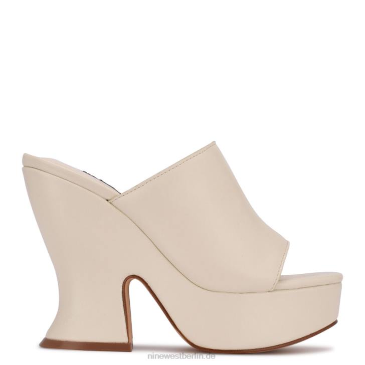 Nine West RR2J861Slide-Sandalen mit Blumen-Plateau